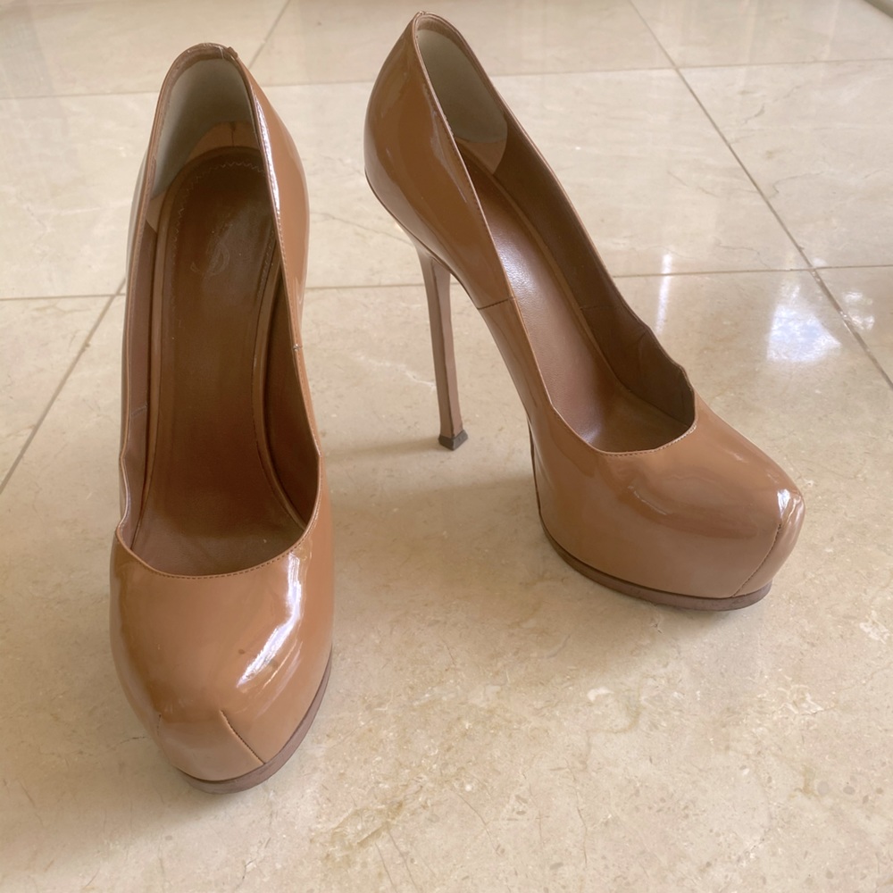 Yves Saint Laurent Tribute Two Platform Pump 38.5